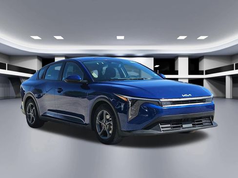 Certified 2025 Kia K4 LXS image 8