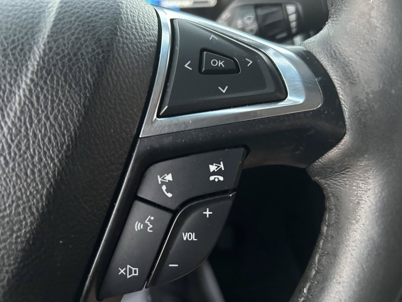 Used 2021 Ford Edge SEL w/ Convenience Package AWD/4WD image 19
