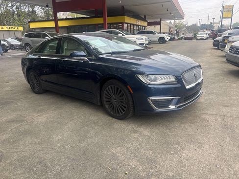 Used 2017 Lincoln MKZ Reserve FWD image 4