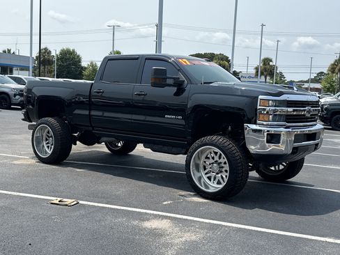 Used 2017 Chevrolet Silverado 2500 LT w/ LT Convenience Package AWD/4WD image 11