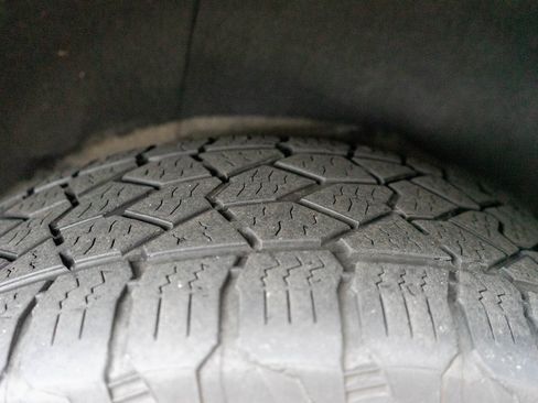 Used 2022 GMC Yukon XL AT4 w/ AT4 Premium Plus Package image 37