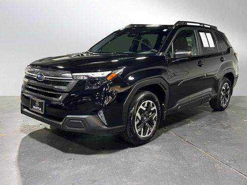 Used 2025 Subaru Forester Premium image 7