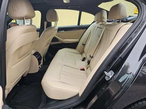 Used 2018 BMW 530i xDrive image 41