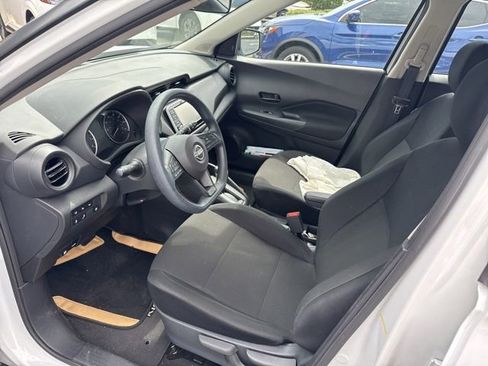 Used 2025 Nissan Kicks Play S FWD image 5