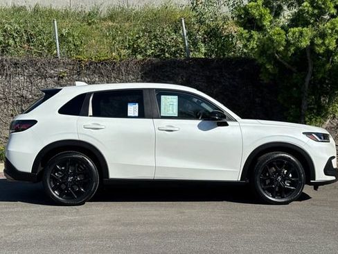 Certified 2023 Honda HR-V Sport image 3