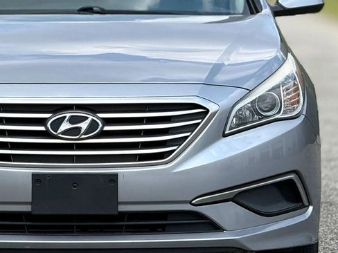 Used 2016 Hyundai Sonata SE image 12