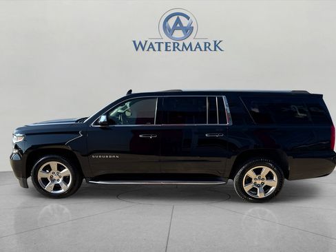 Used 2017 Chevrolet Suburban Premier RWD image 3