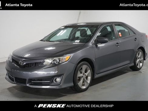 Used 2012 Toyota Camry SE image 1