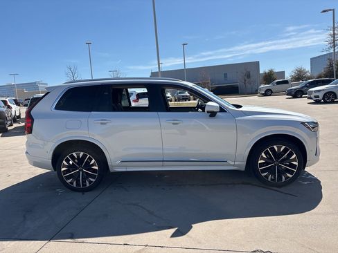 Certified 2025 Volvo XC90 B6 Plus image 4