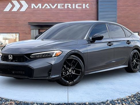 Used 2025 Honda Civic Sport image 3