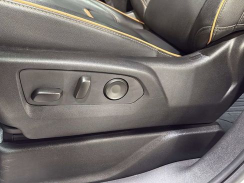 Used 2024 GMC Yukon XL AT4 w/ AT4 Premium Package AWD/4WD image 25