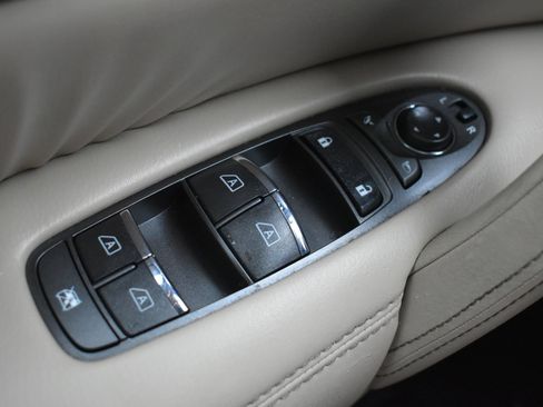 Used 2022 Nissan Armada SL AWD/4WD image 19