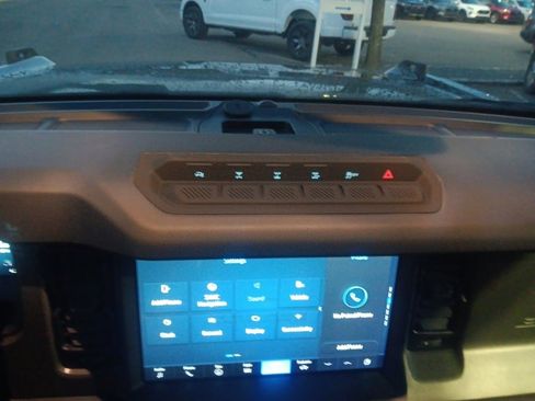 New 2025 Ford Bronco Badlands image 35