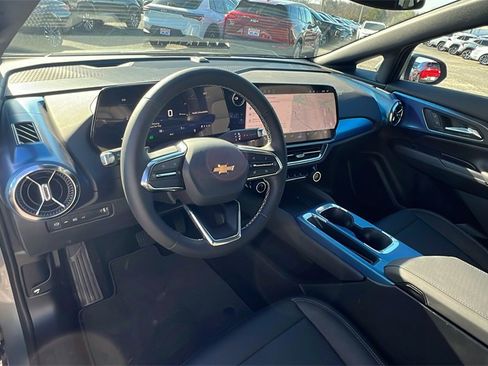 New 2026 Chevrolet Equinox EV LT image 18