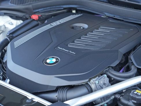 Used 2021 BMW 540i w/ Executive Package RWD image 9
