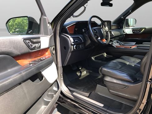 Used 2020 Lincoln Navigator L Reserve w/ Equipment Group 208A Reserve AWD/4WD image 10