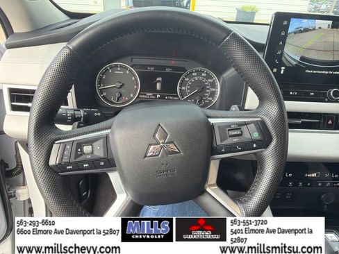 Used 2025 Mitsubishi Outlander SE FWD image 13
