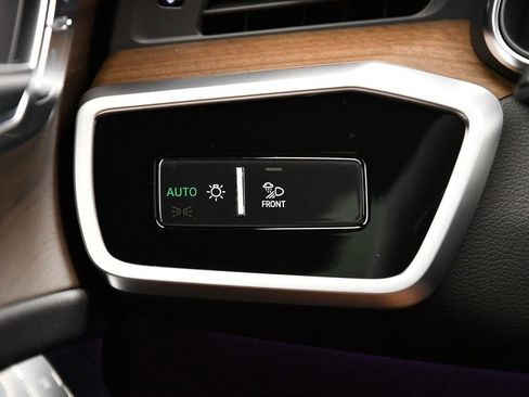 Used 2025 Audi A6 Premium Plus image 22