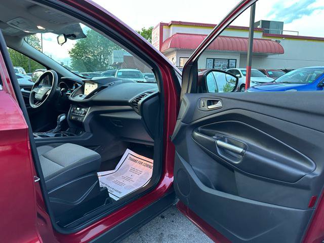 Used 2019 Ford Escape SE FWD image 19