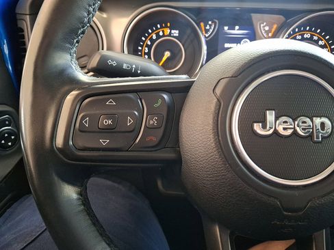 Used 2021 Jeep Gladiator Sport AWD/4WD image 19