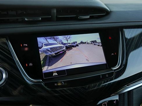 Used 2025 Cadillac XT6 Premium Luxury image 17