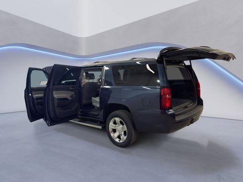Used 2019 Chevrolet Suburban LT w/ LT Signature Package AWD/4WD image 10