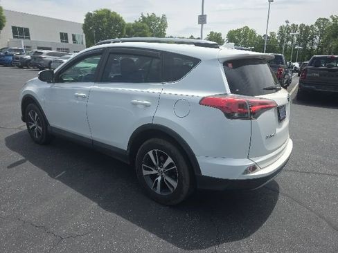 Used 2017 Toyota RAV4 XLE FWD image 7