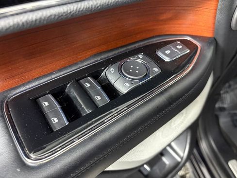 Used 2020 Lincoln Navigator Reserve image 13