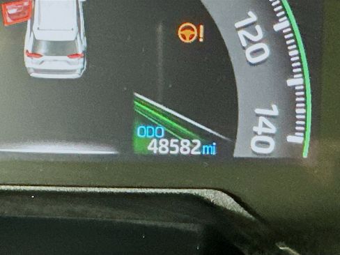 Used 2021 Toyota RAV4 SE image 19