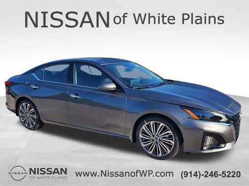 Certified 2025 Nissan Altima 2.5 SL FWD image 2