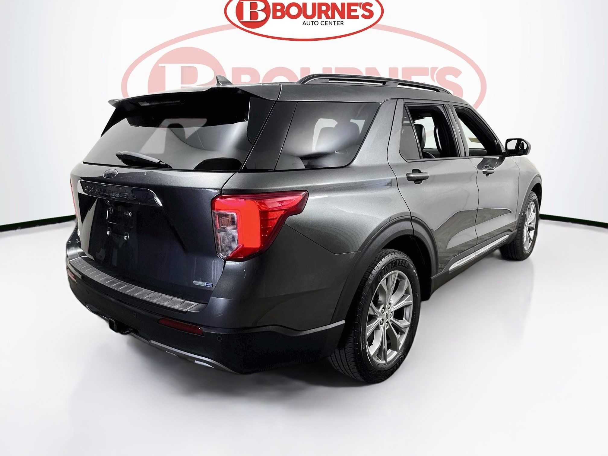 Used 2020 Ford Explorer XLT w/ Equipment Group 202A AWD/4WD image 10