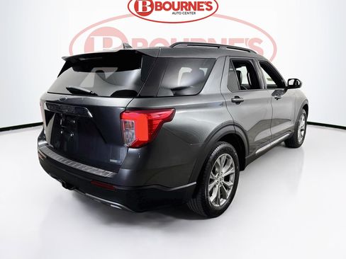 Used 2020 Ford Explorer XLT w/ Equipment Group 202A AWD/4WD image 10
