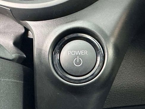 Used 2025 Toyota Sienna Platinum image 34