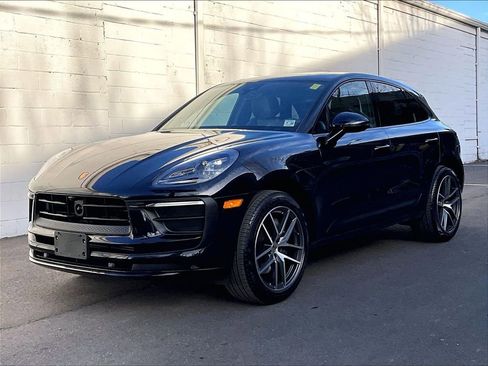 Used 2025 Porsche Macan image 1
