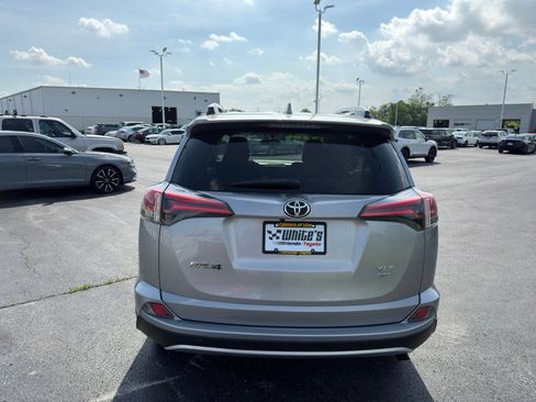 Used 2016 Toyota RAV4 XLE AWD/4WD image 5