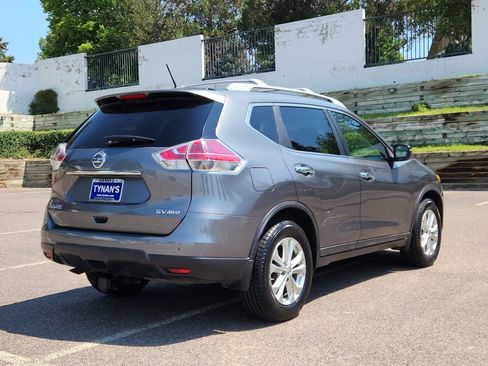 Used 2015 Nissan Rogue SV w/ SV Moonroof Package image 3