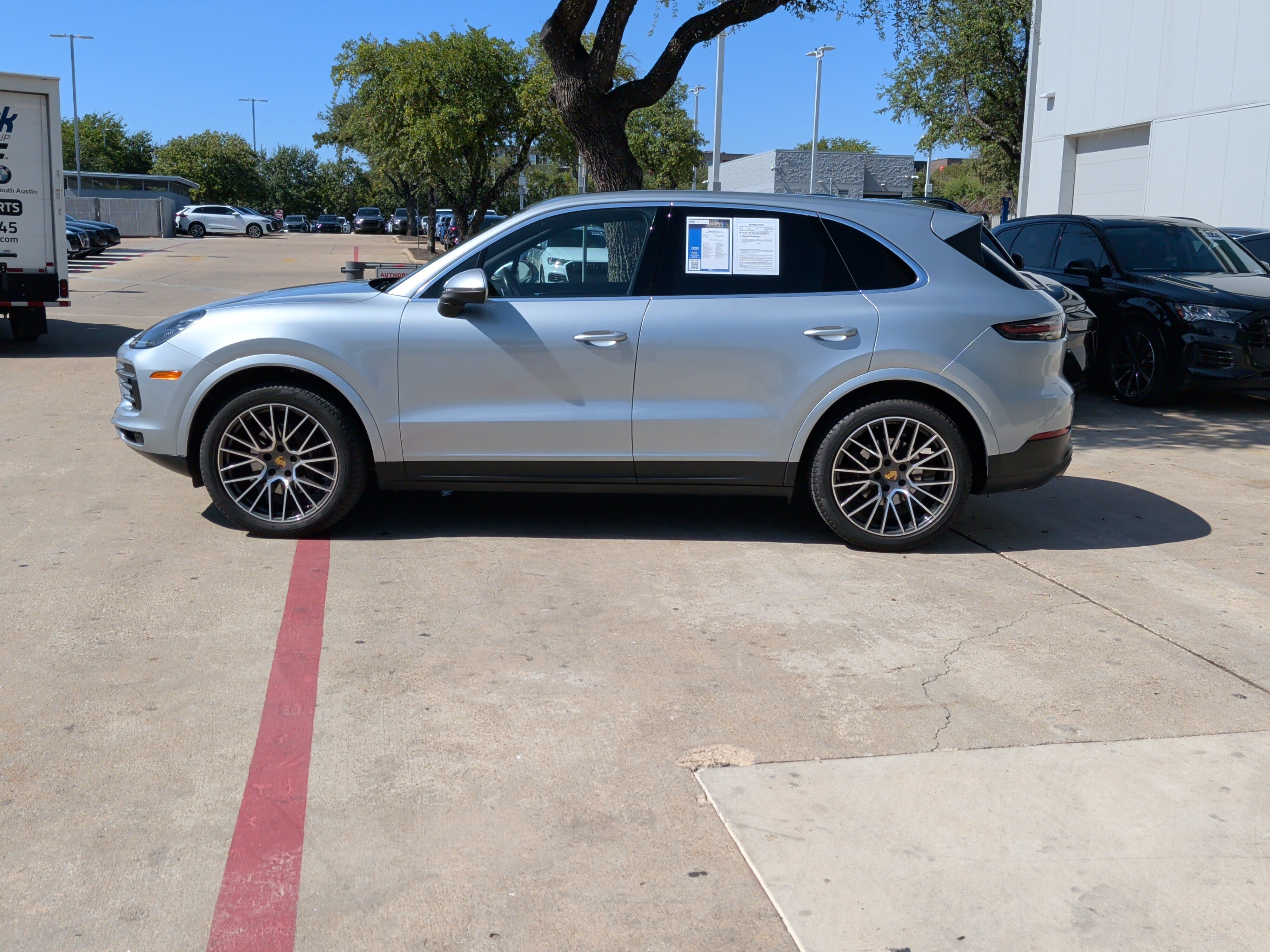 Used 2020 Porsche Cayenne AWD/4WD image 7