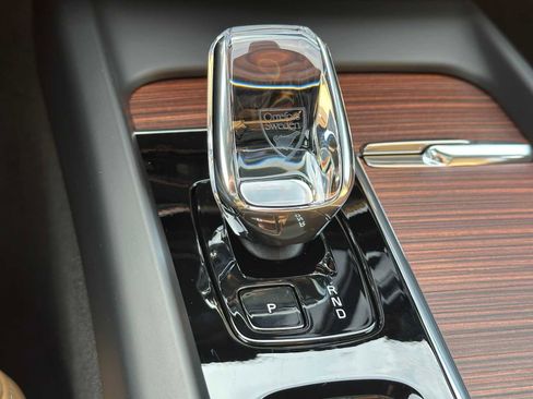 New 2025 Volvo XC60 B5 Ultra w/ Protection Package Premier image 29