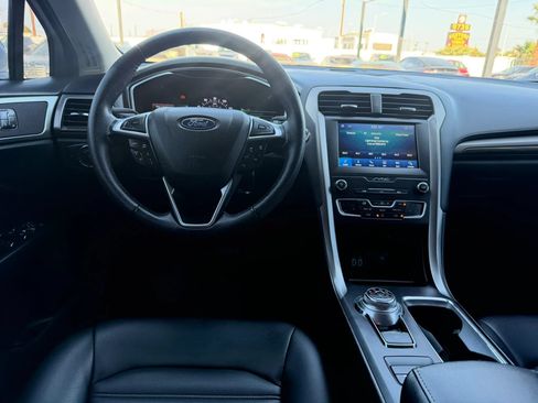 Used 2020 Ford Fusion SEL FWD image 26