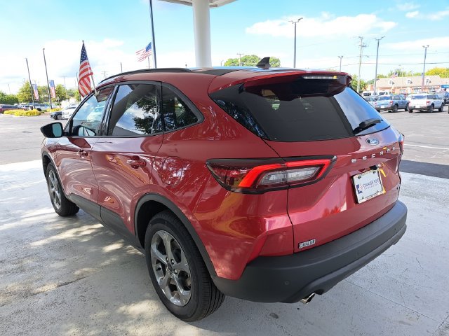 Used 2026 Ford Escape ST-Line w/ Tech Pack #1 AWD/4WD image 4