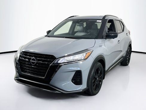 Used 2023 Nissan Kicks SR w/ SR Premium Package FWD image 1
