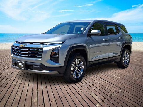 Certified 2025 Chevrolet Equinox LT FWD image 3