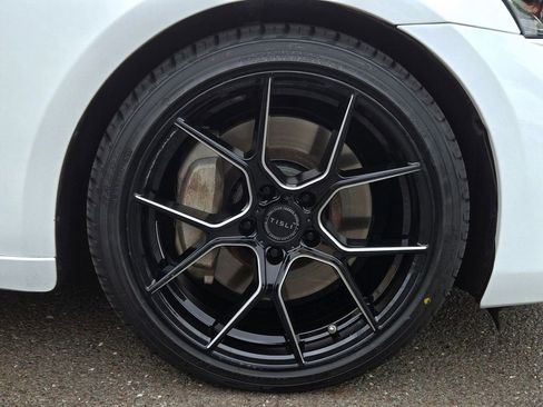 Used 2019 Lexus IS 300 F Sport w/ F Sport Package image 9