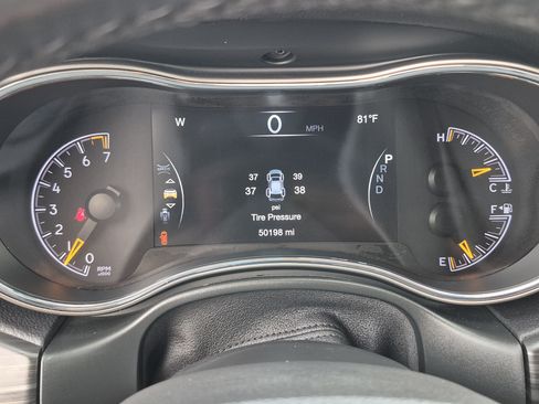 Used 2021 Jeep Grand Cherokee Laredo X AWD/4WD image 34
