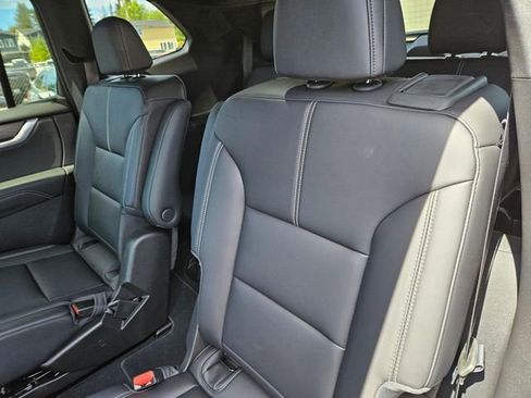 New 2026 GMC Acadia Elevation w/ Elevation Premium Package AWD/4WD image 17