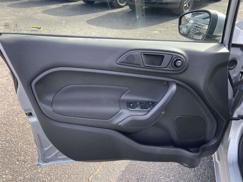 Used 2018 Ford Fiesta SE image 15