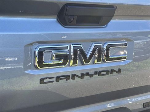 New 2026 GMC Canyon Elevation w/ LPO, Black Badging Package image 26
