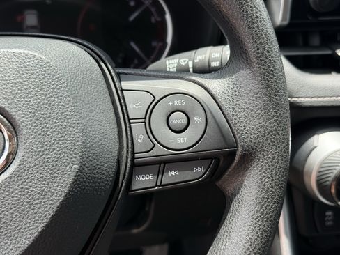 Used 2025 Toyota RAV4 XLE w/ Convenience Package FWD image 18