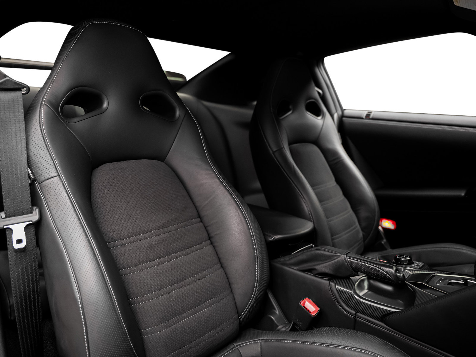 Used 2023 Nissan GT-R Premium AWD/4WD image 36
