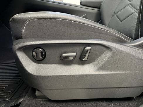 Used 2026 Volkswagen Atlas SE FWD image 13